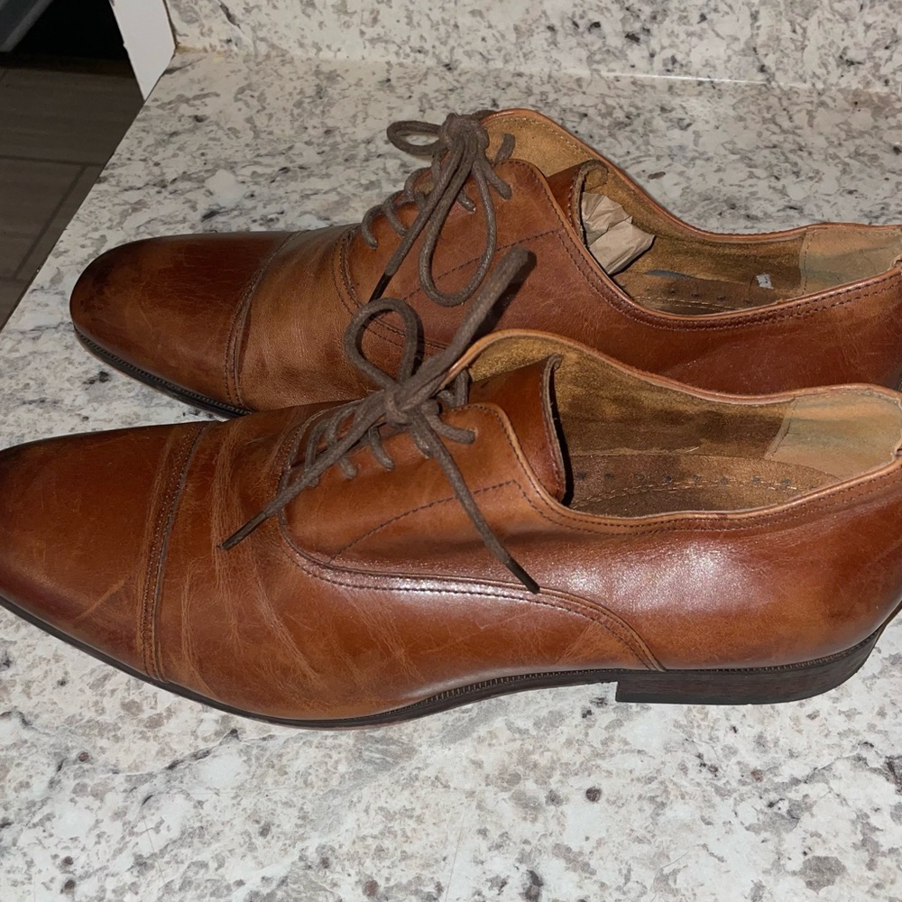 SOLD Florsheim Mens Brown Leather Cap-Toe Shoes